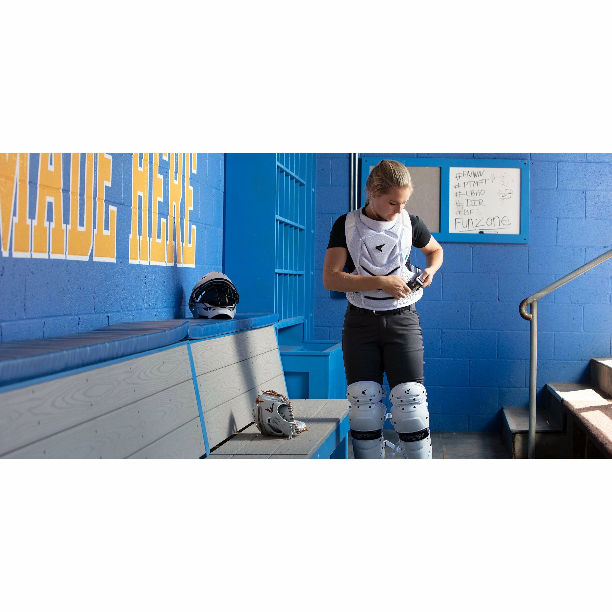 Easton Jen Schro The Very Best Fastpitch Softball Catchers Chest Protector, Large 17" (Royal) 7 Easton Jen Schro The Very Best Fastpitch Softball Catchers Chest Protector, Large 17" (Royal) - Image 5